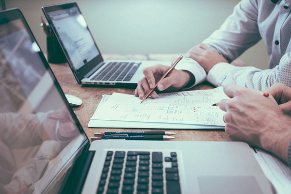 Comment les entreprises peuvent-elles naviguer dans les réglementations sur la protection des données dans le cloud computing?